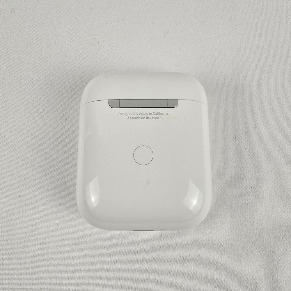 Apple AirPods 2nd Gen Wireless Charging Case White Bluetooth Earbuds - Picture 3 of 6